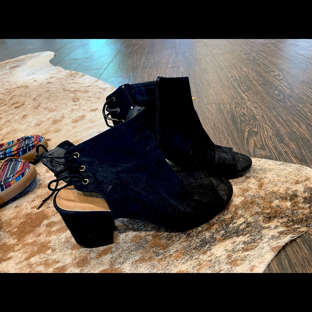 Worn twice! Great condition!